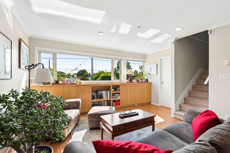 13 2389 Charles Street Vancouver, BC - 8