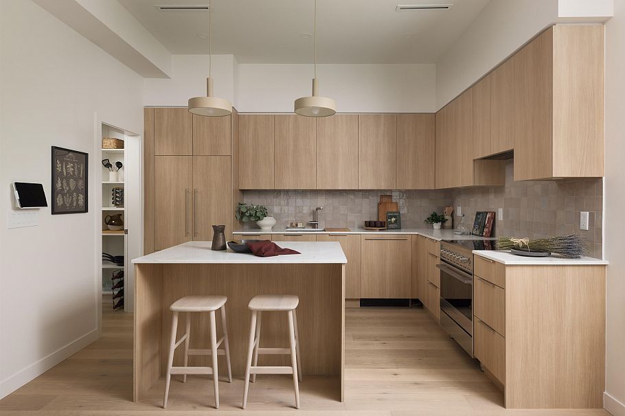 3 595 E 49th Avenue Vancouver, BC - 3