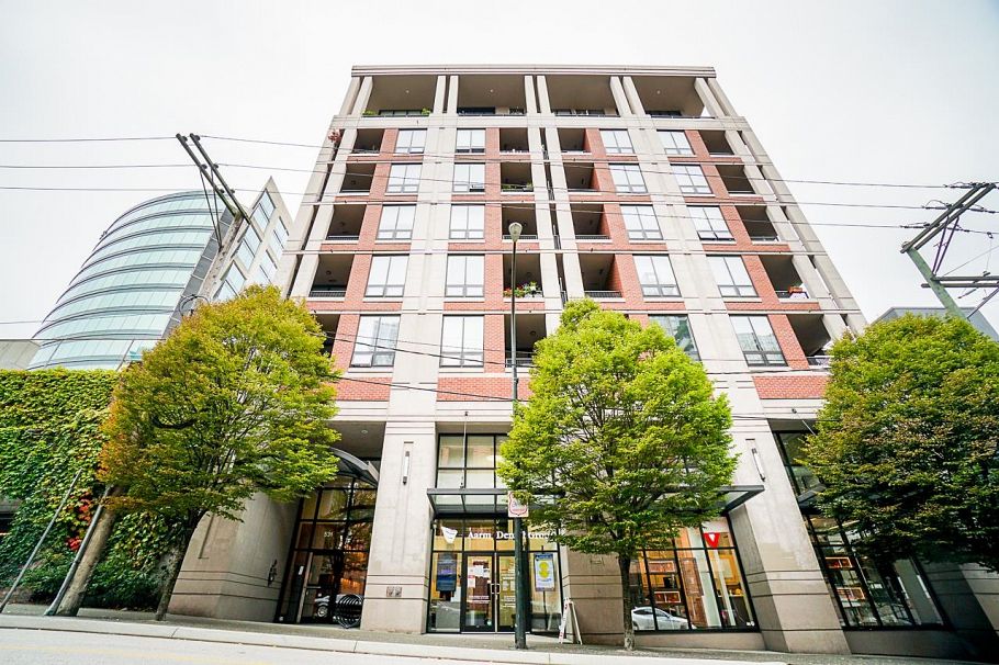 205 531 Beatty Street Vancouver, BC - 2