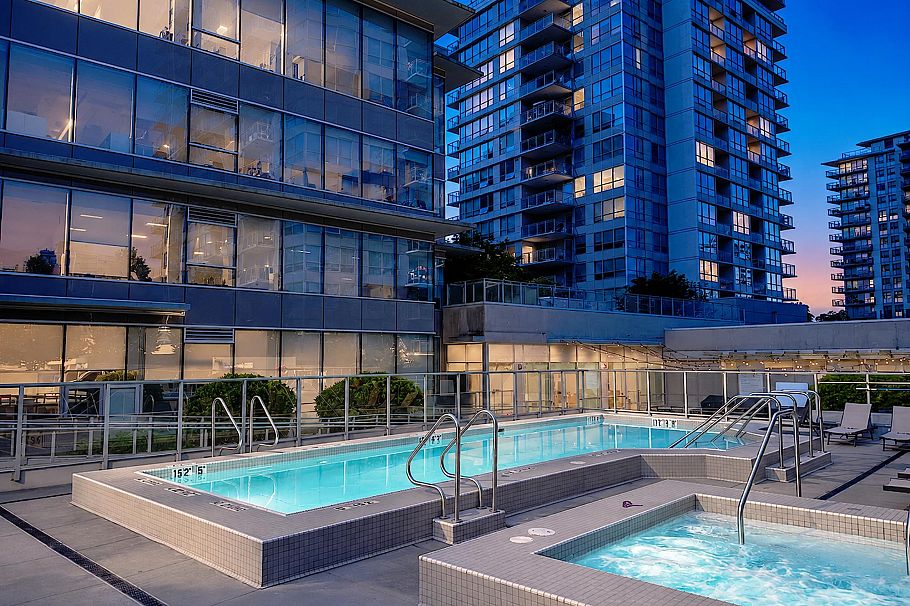 704 125 E 14th Street North Vancouver, BC - 29