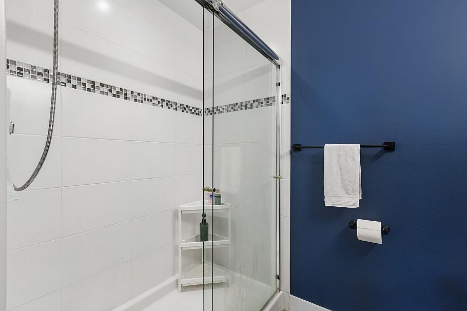 303 116 W 23rd Street North Vancouver, BC - 16