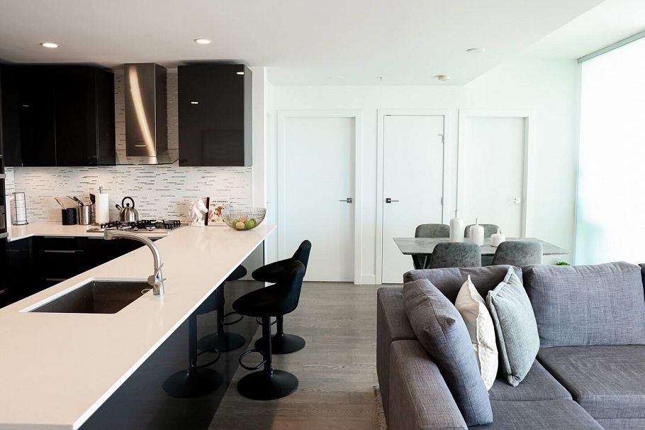 4103 1283 Howe Street Vancouver, BC - 3