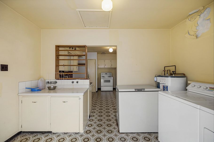 7544 Main Street Vancouver, BC - 34