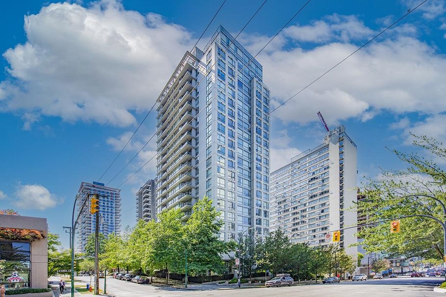1601 1420 W Georgia Street Vancouver, BC - 2