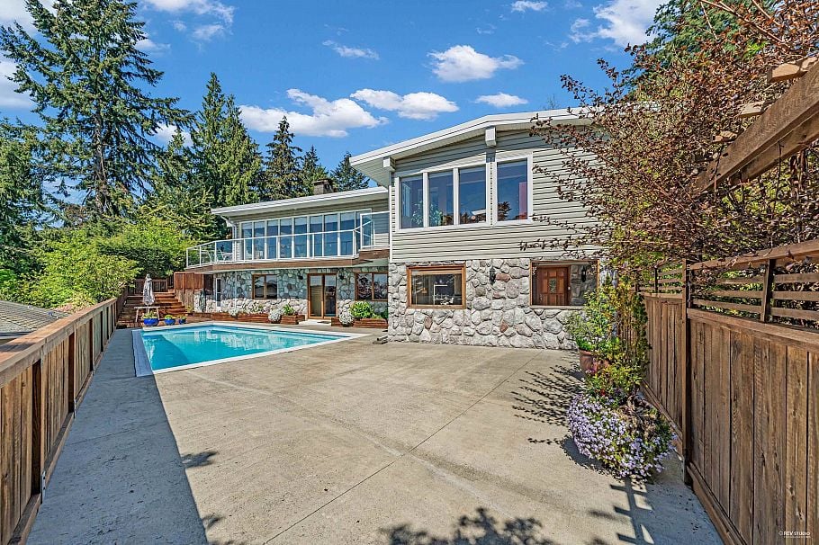 4323 Valencia Avenue North Vancouver, BC - 1