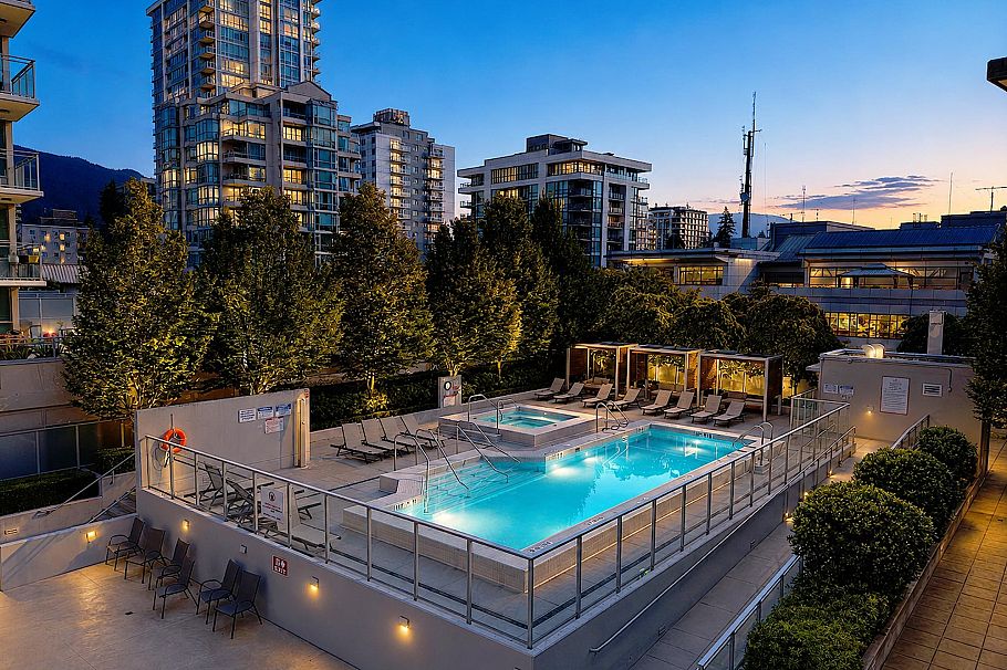 704 125 E 14th Street North Vancouver, BC - 30