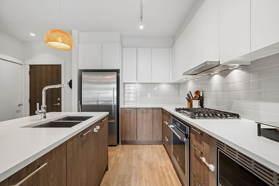 105 625 E 3rd Street North Vancouver, BC - 11