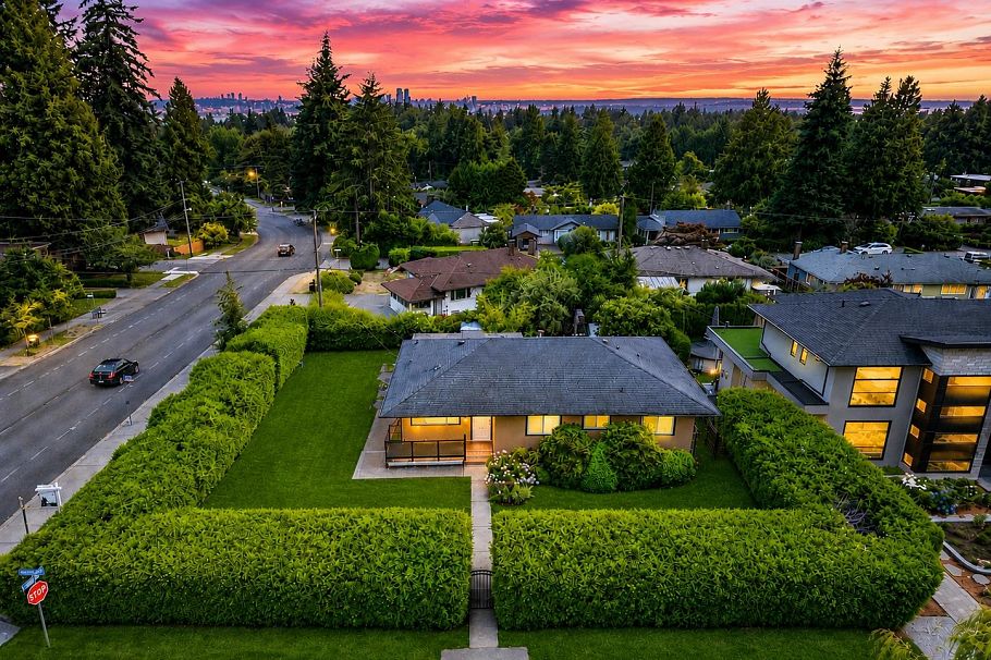 799 Donegal Place North Vancouver, BC - 1