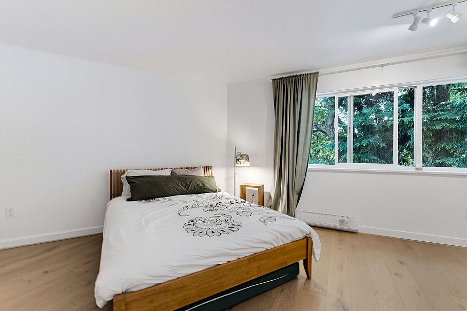 219 2910 E Pender Street Vancouver, BC - 10