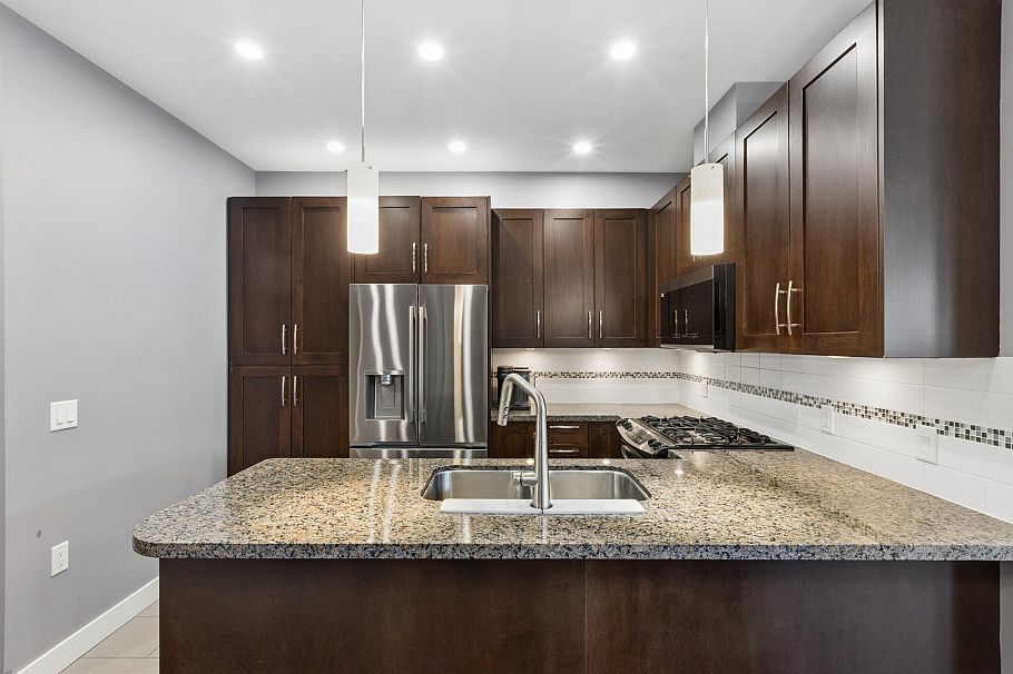 303 116 W 23rd Street North Vancouver, BC - 8