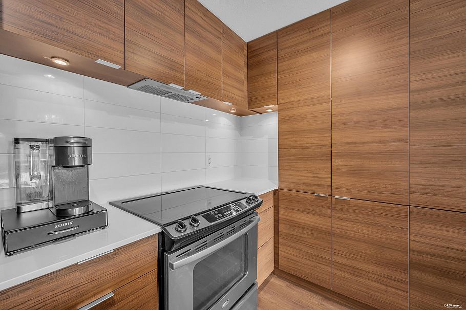 401 1677 Lloyd Avenue North Vancouver, BC - 8