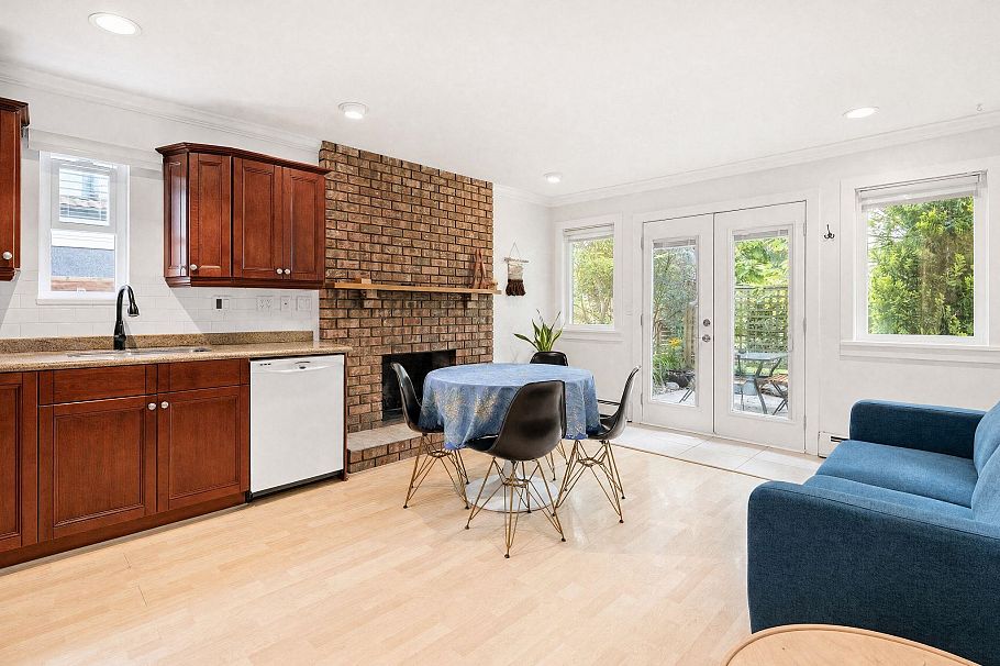 2183 Napier Street Vancouver, BC - 26