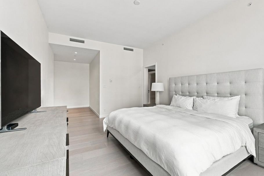 1701 277 Thurlow Street Vancouver, BC - 17