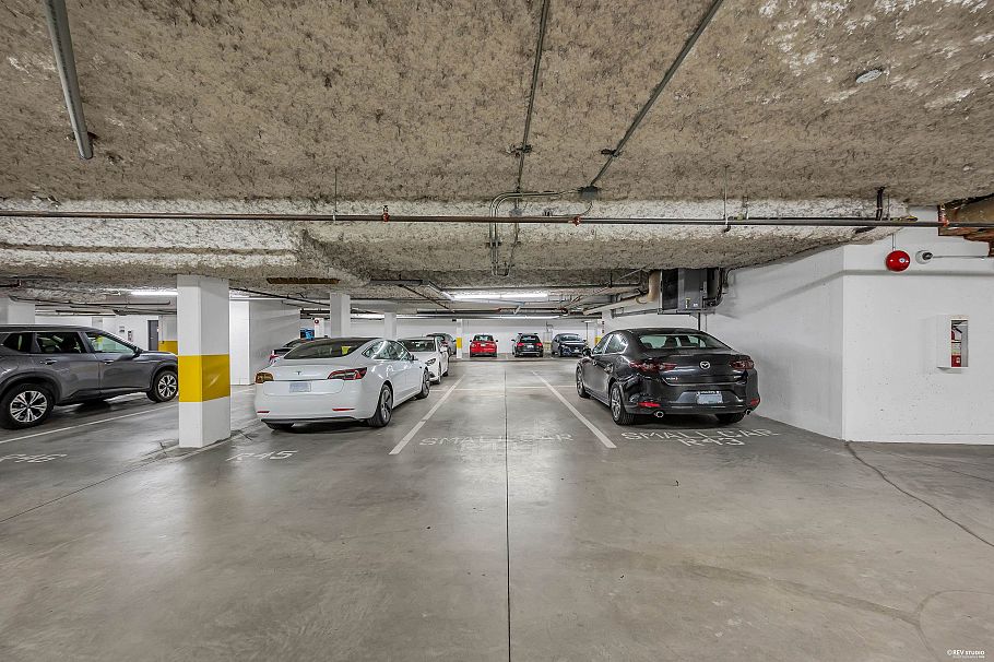 401 1677 Lloyd Avenue North Vancouver, BC - 21