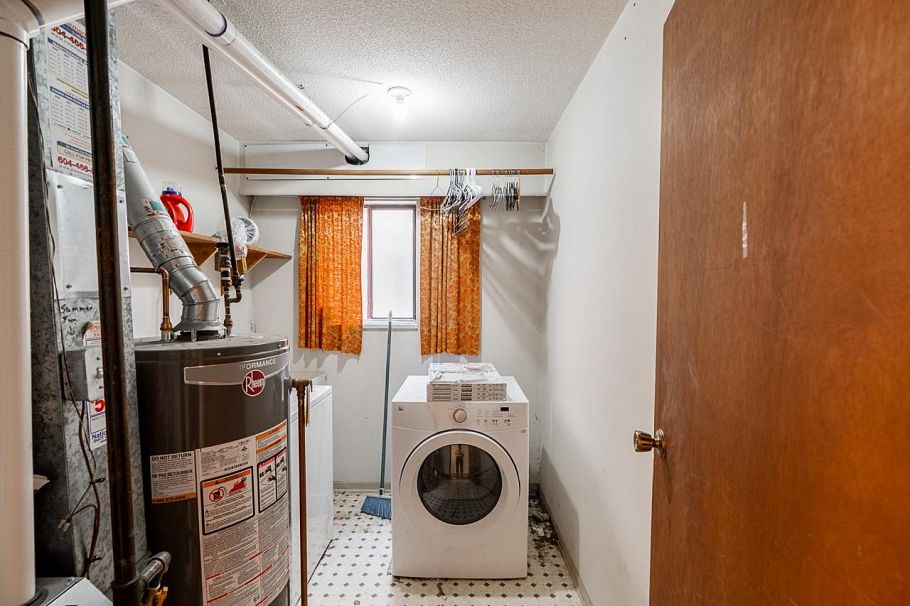 3226 W 5th Avenue Vancouver, BC - 18