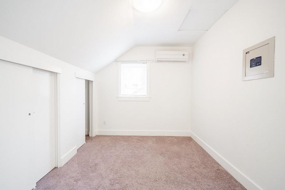 242 W 21st Avenue Vancouver, BC - 20