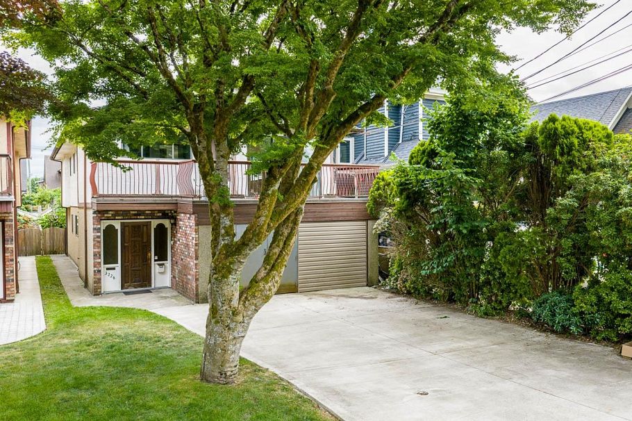 3226 W 5th Avenue Vancouver, BC - 39