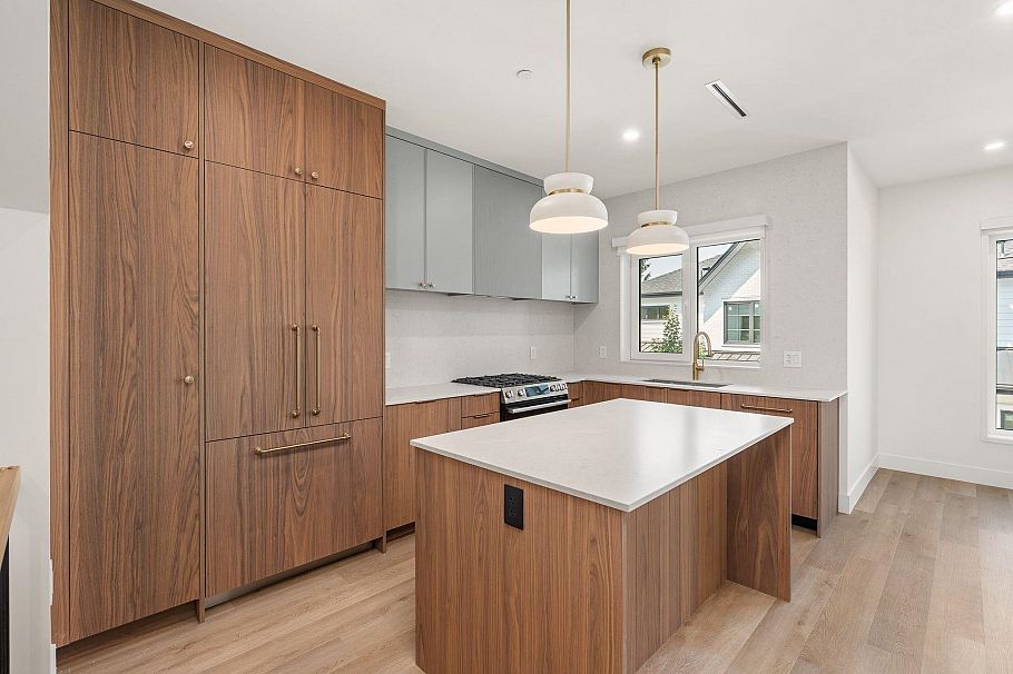 SL 3 2333 E 54th Avenue Vancouver, BC - 4