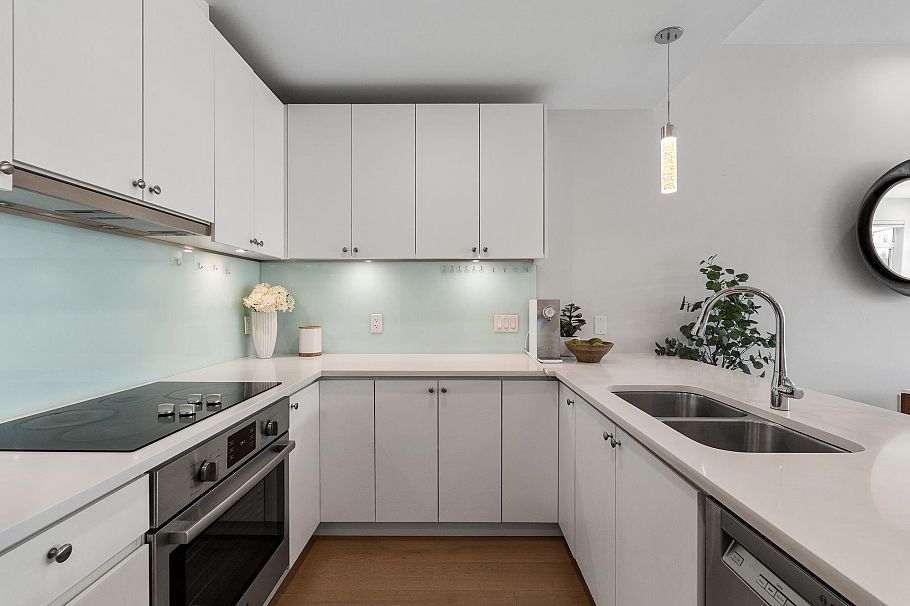206 1591 Bowser Avenue North Vancouver, BC - 7