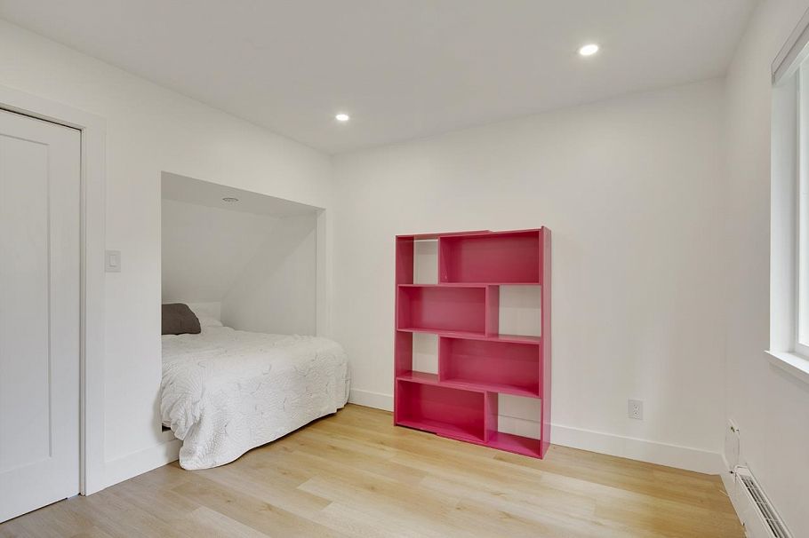 2977 W 6th Avenue Vancouver, BC - 33