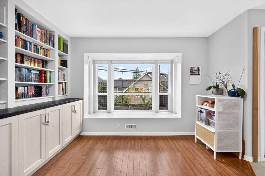 109 225 E 6th Street North Vancouver, BC - 15