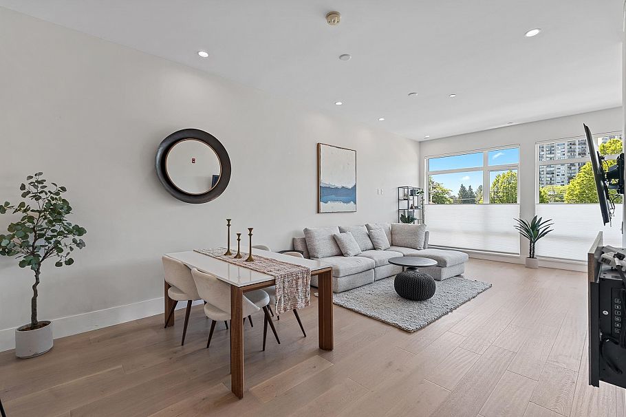 206 1591 Bowser Avenue North Vancouver, BC - 1