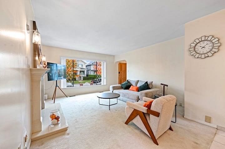 3136 E 53rd Avenue Vancouver, BC - 4