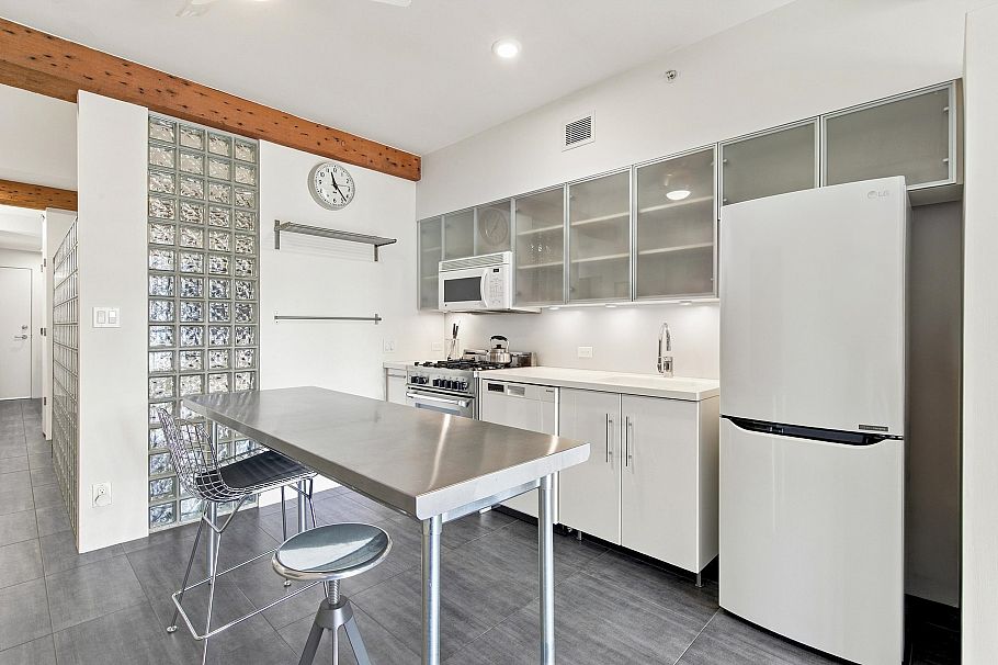 308 1275 Hamilton Street Vancouver, BC - 4