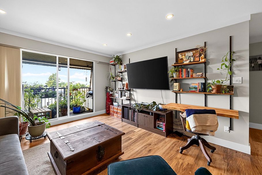 307 252 W 2nd Street North Vancouver, BC - 11