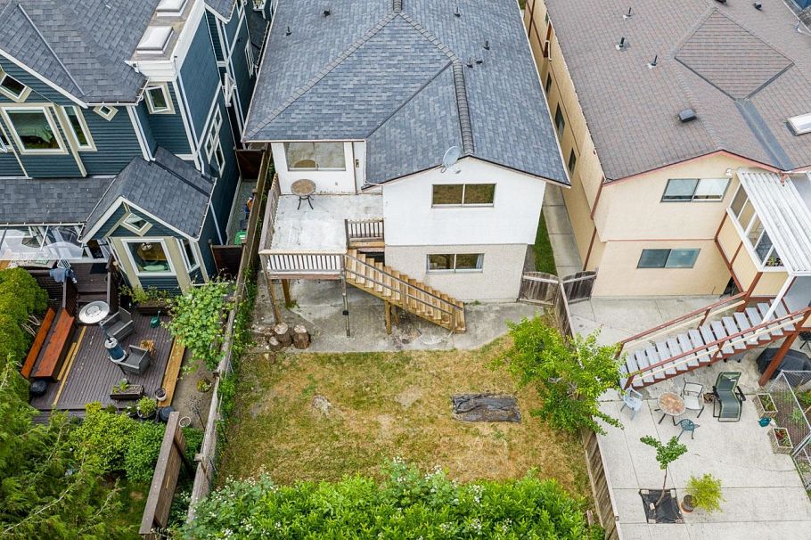 3226 W 5th Avenue Vancouver, BC - 29