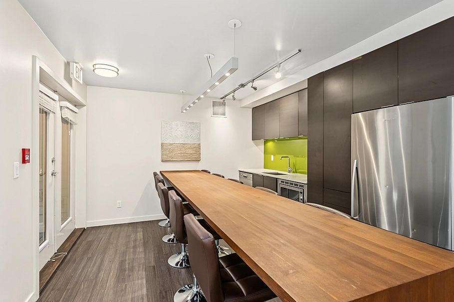 210 1677 Lloyd Avenue North Vancouver, BC - 32