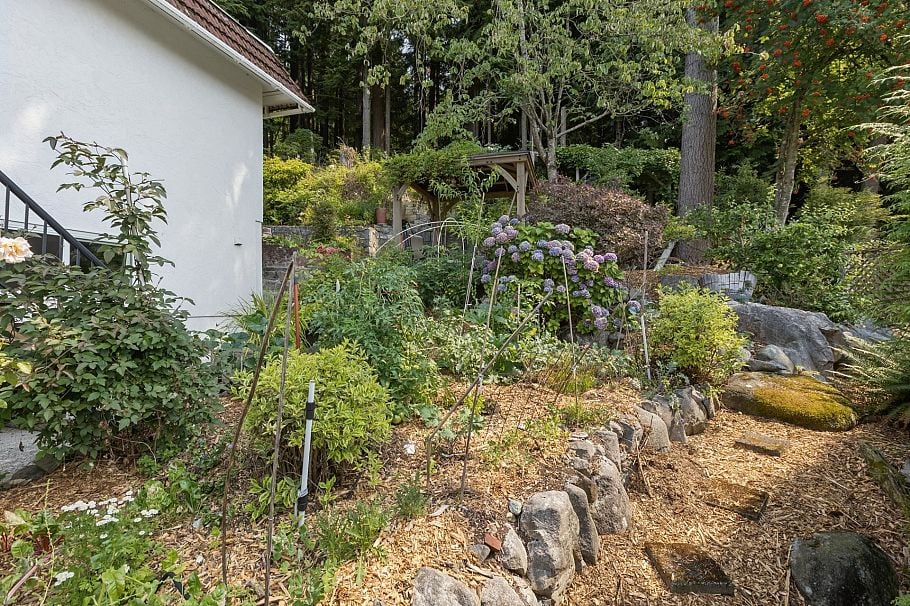 704 Maurelle Court North Vancouver, BC - 34