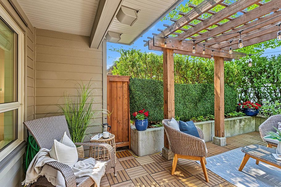 210 1677 Lloyd Avenue North Vancouver, BC - 22