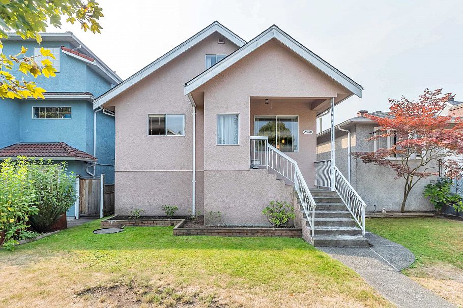 2560 Adanac Street Vancouver, BC - 1