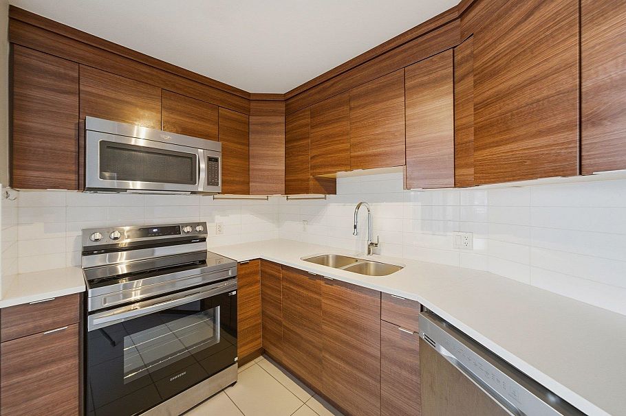 201 4338 Commercial Street Vancouver, BC - 11
