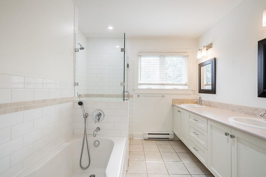 242 W 21st Avenue Vancouver, BC - 25