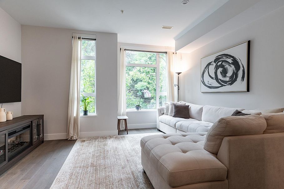 5510 Oak Street Vancouver, BC - 1