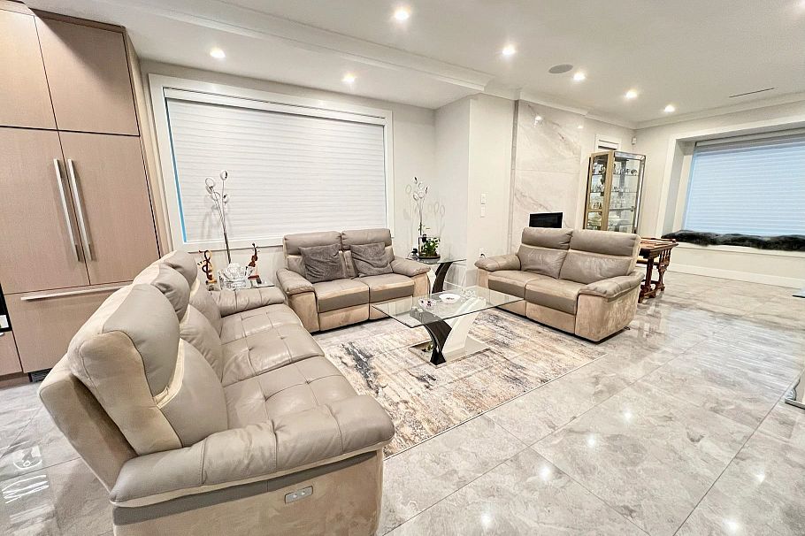 6576 Yew Street Vancouver, BC - 2