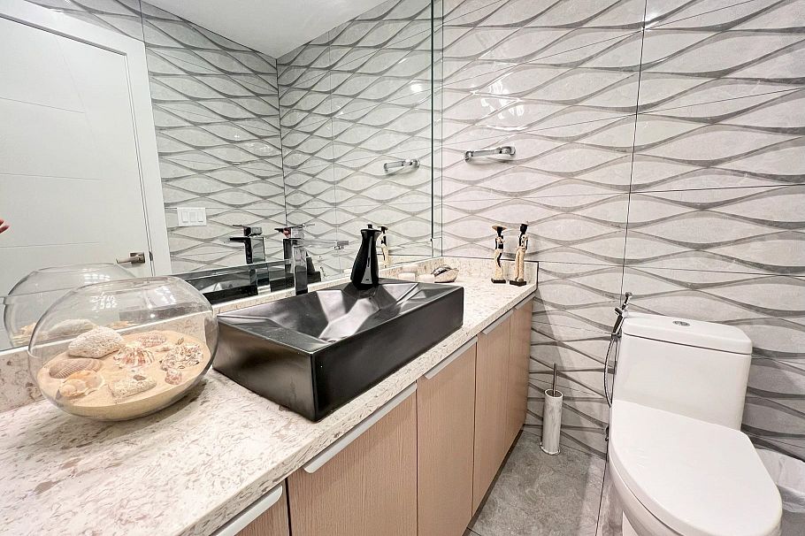6576 Yew Street Vancouver, BC - 6