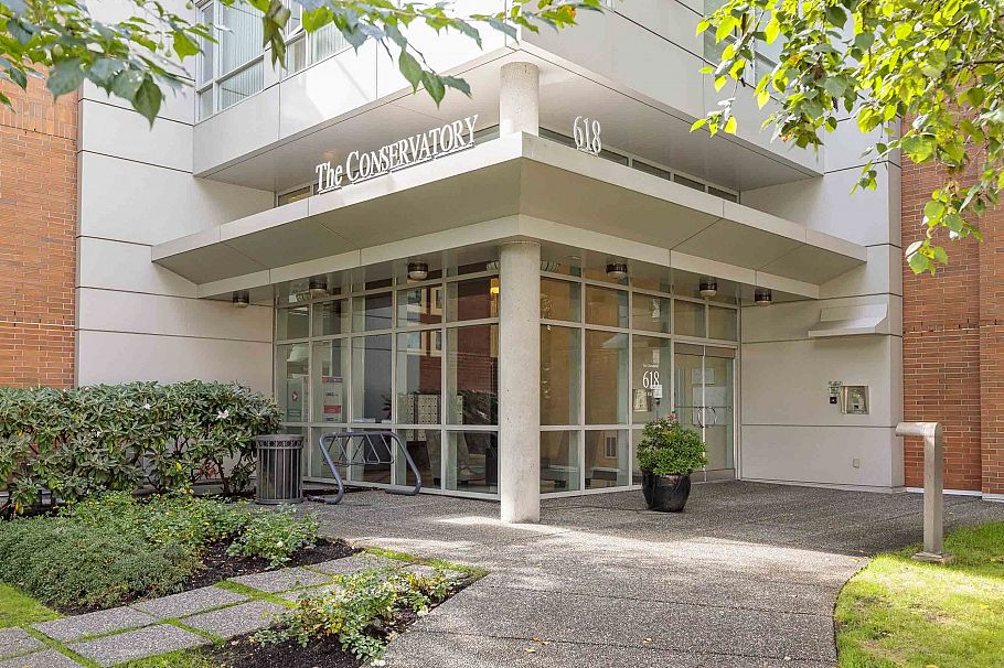 412 618 W 45th Avenue Vancouver, BC - 2