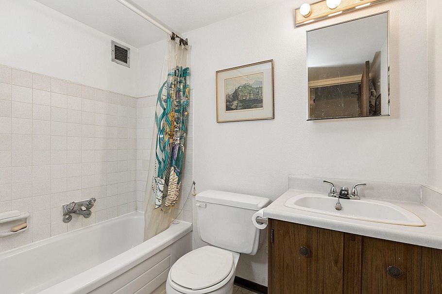 304 1330 Burrard Street Vancouver, BC - 16