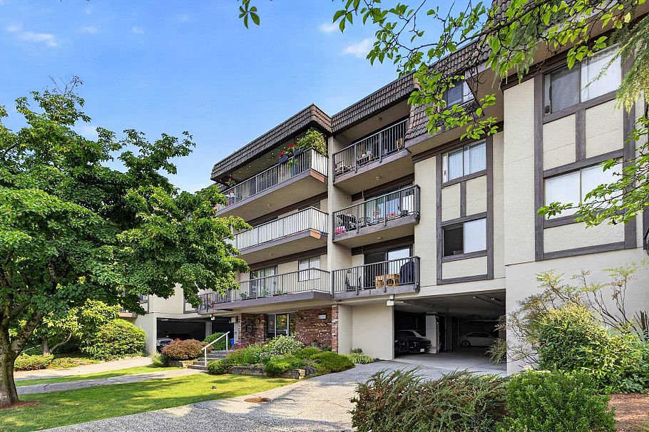 307 252 W 2nd Street North Vancouver, BC - 2