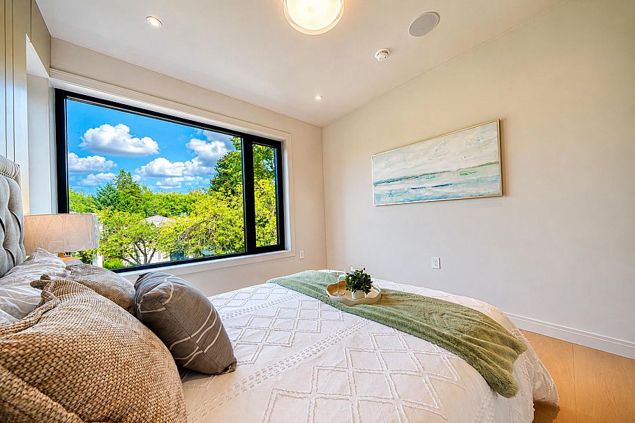 3836 W 21st Avenue Vancouver, BC - 21