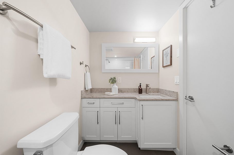 210 2234 W 1st Avenue Vancouver, BC - 13