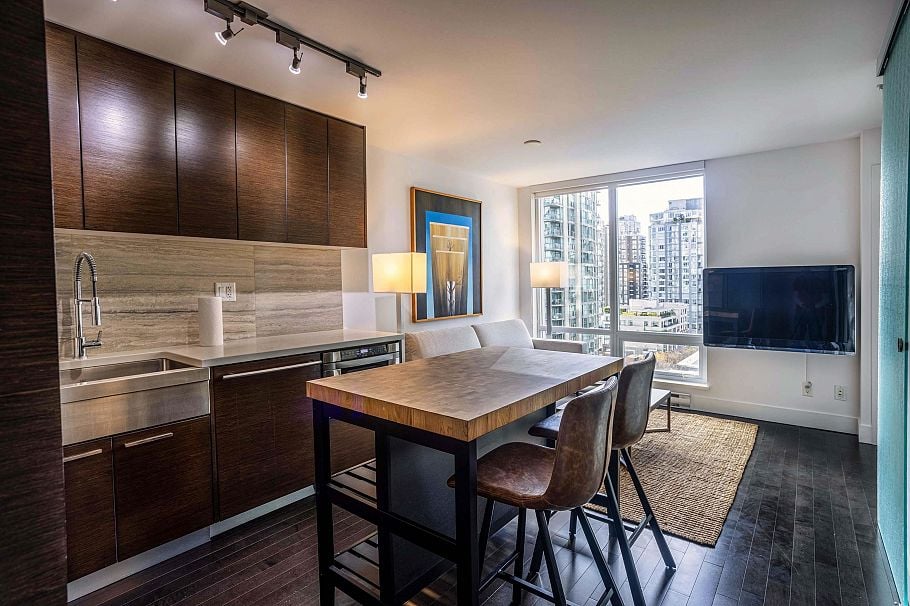 906 535 Smithe Street Vancouver, BC - 2