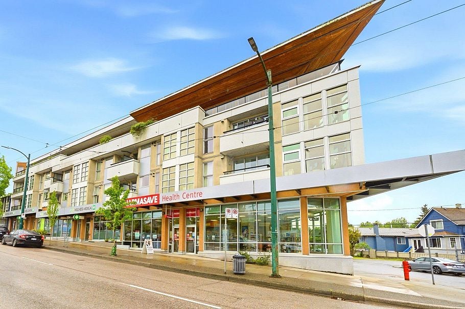 201 4338 Commercial Street Vancouver, BC - 1