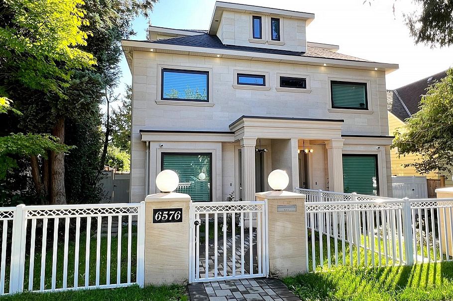 6576 Yew Street Vancouver, BC - 1