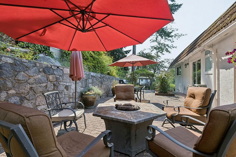 704 Maurelle Court North Vancouver, BC - 32