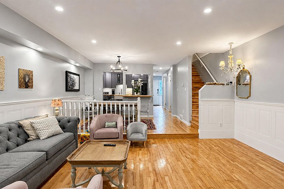 3938 Indian River Drive North Vancouver, BC - 1