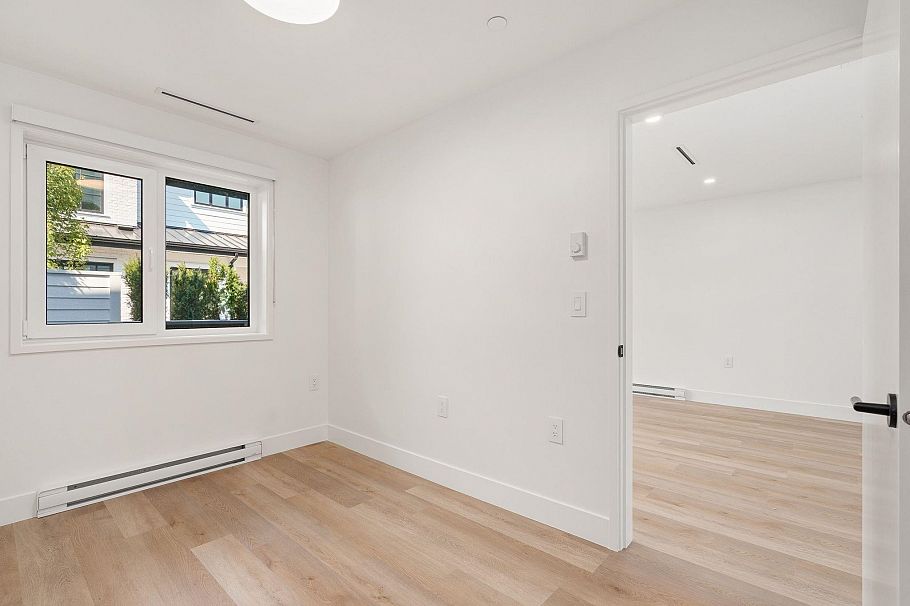 SL 2 2333 E 54th Avenue Vancouver, BC - 30